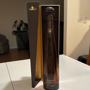Don Julio 1942 bottle with box ( empty bottle)